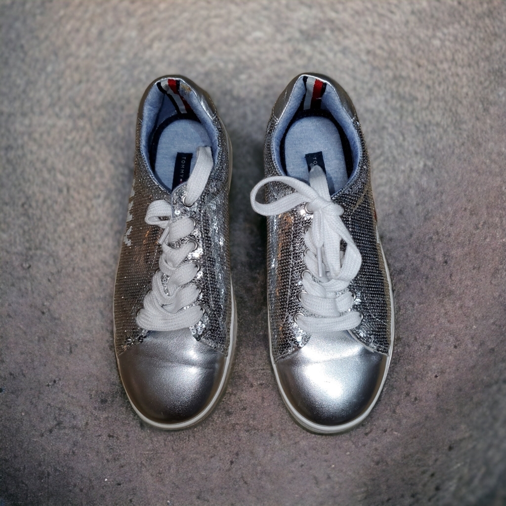 Tommy Hilfiger "Alvina Poe" youth sneakers silver sequined sz 2